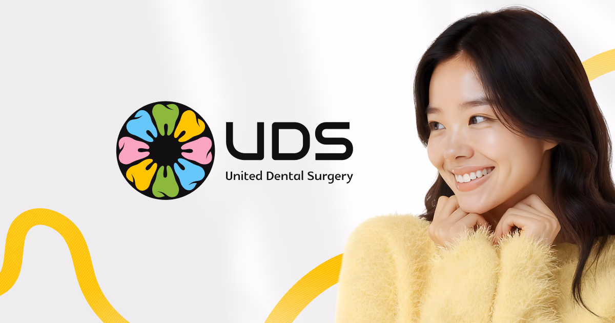 Clean and sterile modern operatory room at United Dental Surgery, featuring state-of-the-art diagnostic imaging screens and dental chairs.